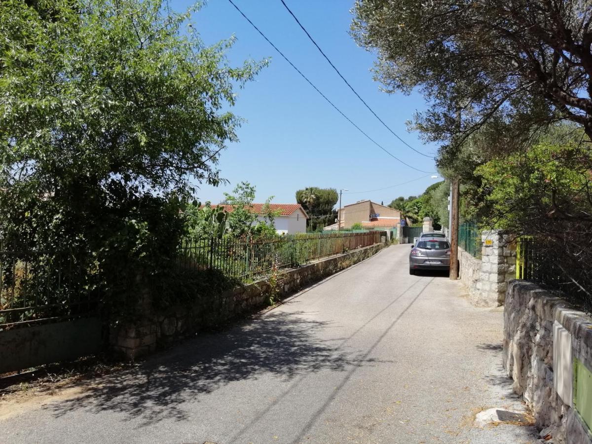 T2 36 m2, RdC de villa, clim, gd jardin clos, animx ok, quartier Mt Faron très calme, wifi, parking Tolone Esterno foto